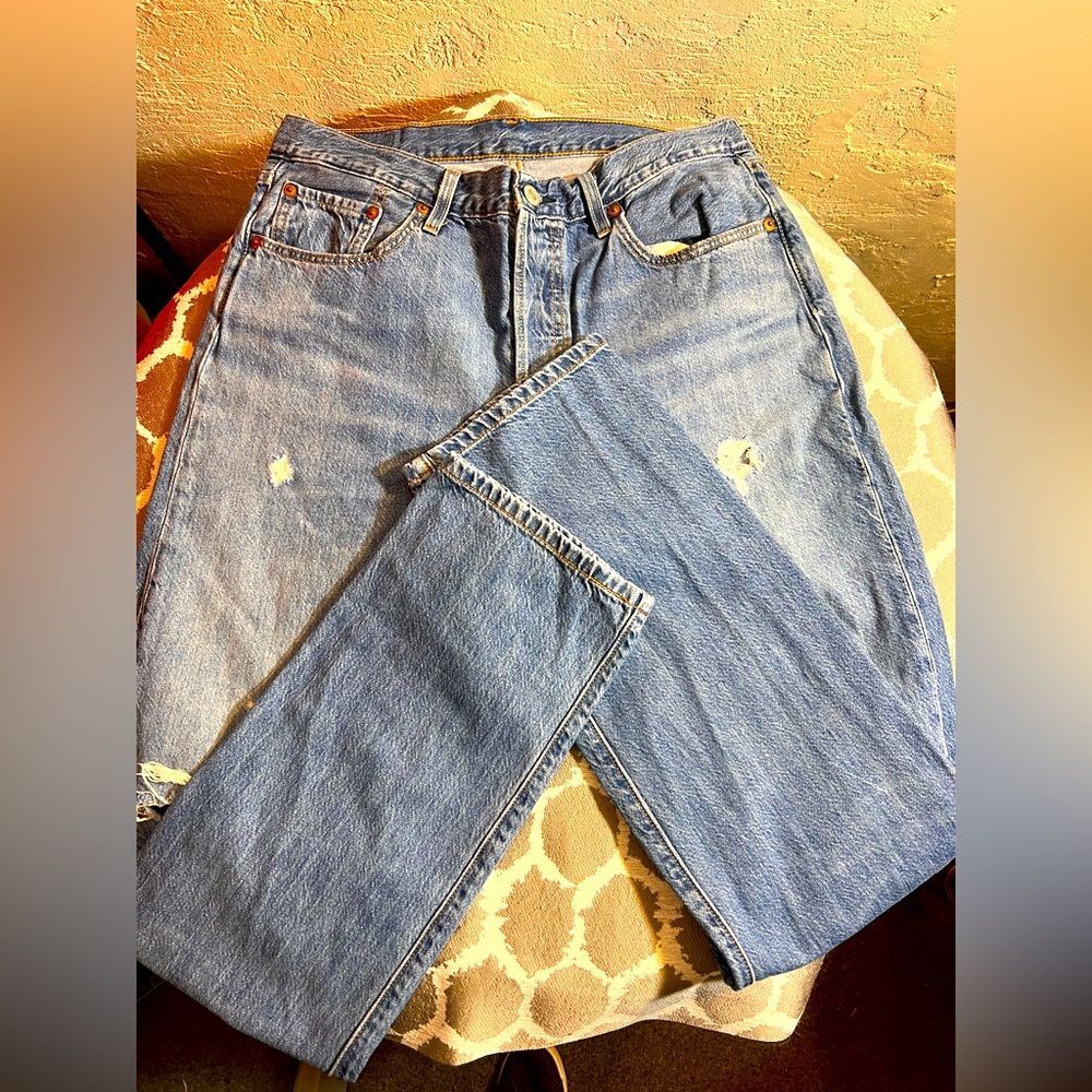 Levis 501 Blue Classic Jeans, high rise, button front - best denim ever. Vintage